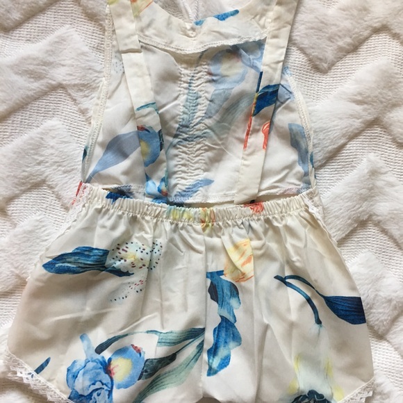 Beautiful Romper - Picture 6 of 6